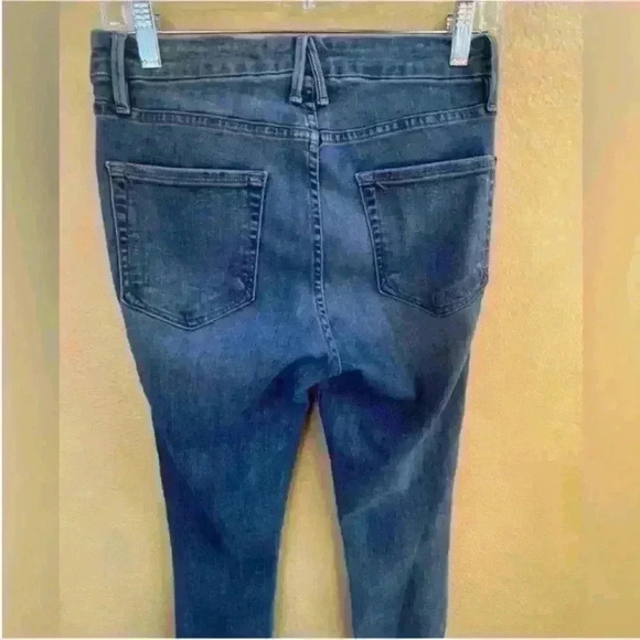 Good American- "Good Legs Split Seam Skinny"
Jeans Size 6/28 EUC! - Picture 7 of 9